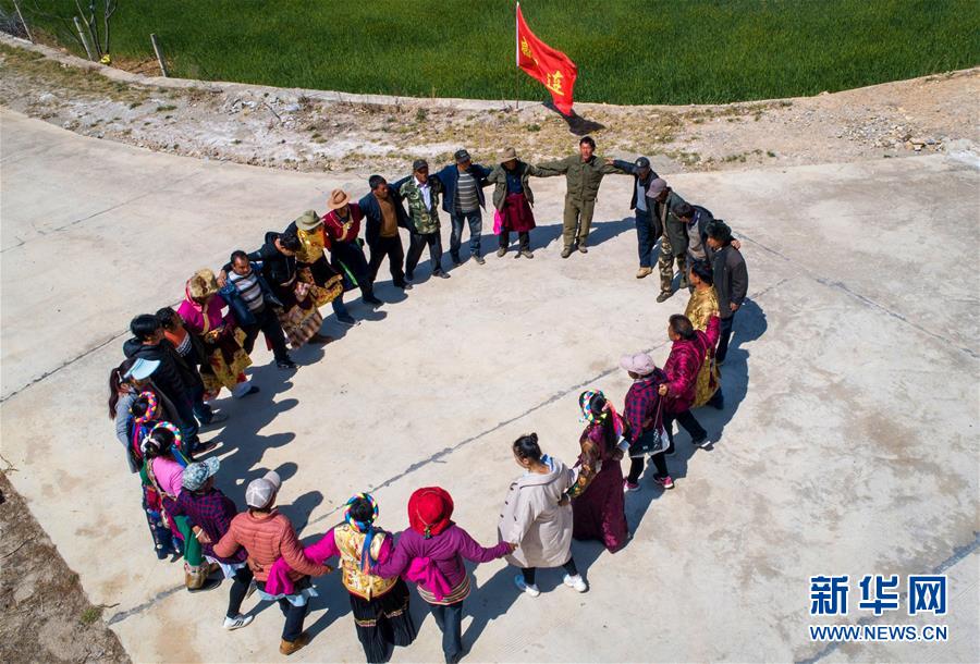 (新華全媒頭條·圖文互動)(2)藏區“感恩連”