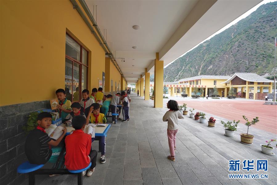 （直過民族脫貧攻堅·圖文互動）（8）下山！傈僳群眾開啟新生活