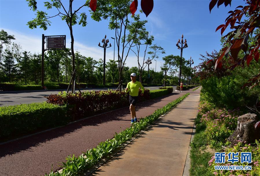 (在習近平新時代中國特色社會主義思想指引下——新時代新作為新篇章·圖文互動)(3)在這里,遇見“詩和遠方”——長白山下“第一鎮”的全域旅游實踐