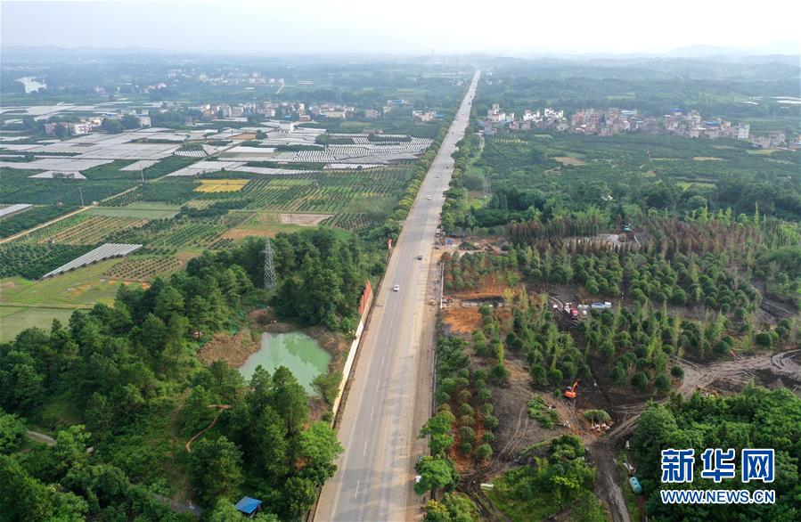 (壯麗70年·奮斗新時(shí)代——記者再走長(zhǎng)征路·圖文互動(dòng))(7)為有犧牲多壯志,敢教日月?lián)Q新天——重返紅軍血戰(zhàn)現(xiàn)場(chǎng)