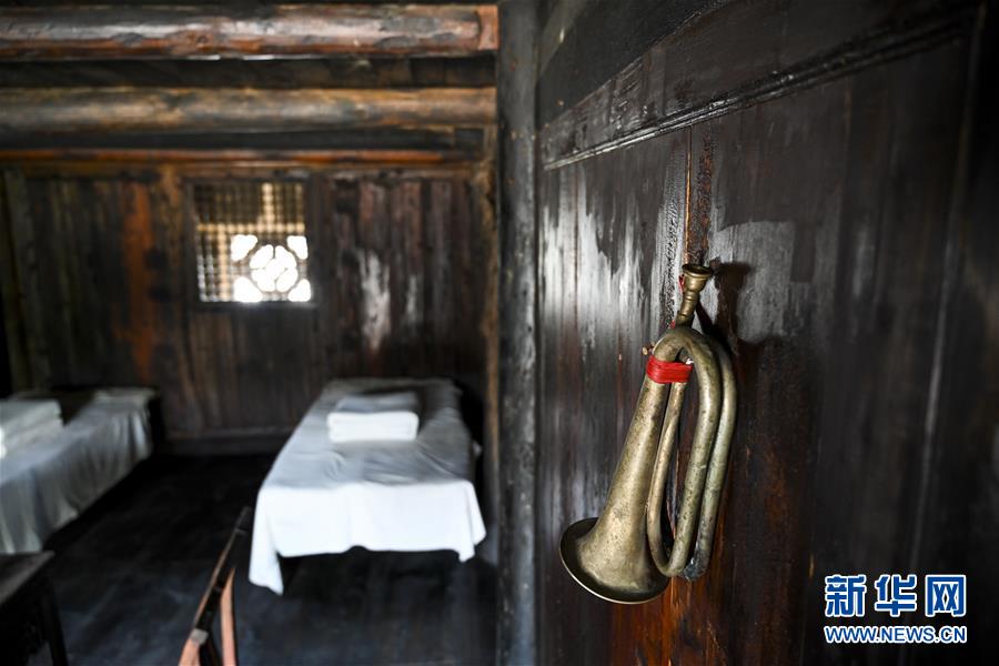 (壯麗70年·奮斗新時代——記者再走長征路·圖文互動)(4)手捧棉被憶紅軍:走了那么多年,我們都念他們的好