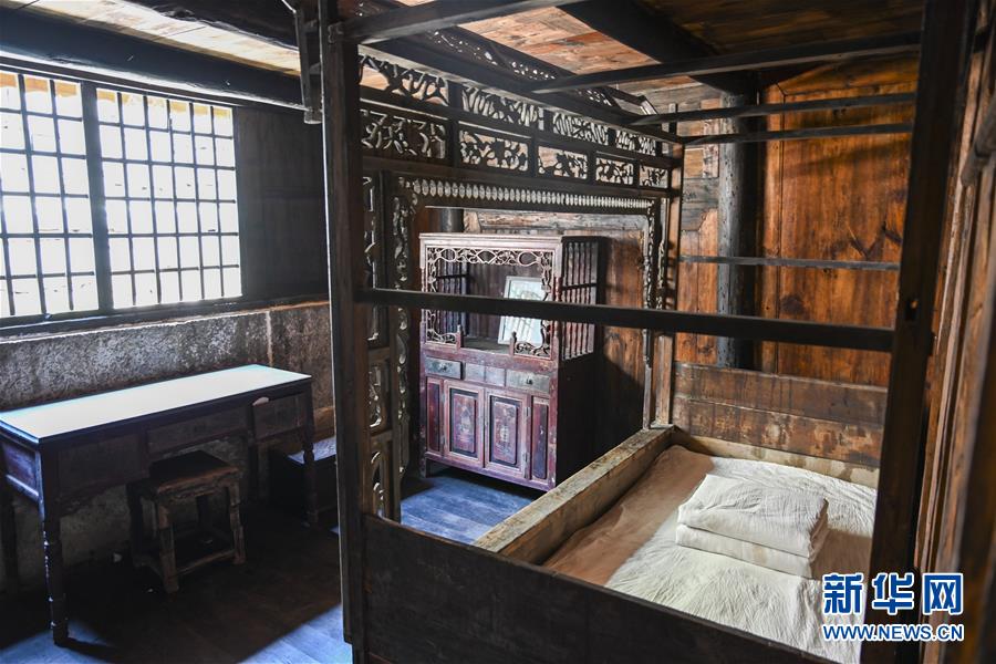 (壯麗70年·奮斗新時代——記者再走長征路·圖文互動)(5)手捧棉被憶紅軍:走了那么多年,我們都念他們的好