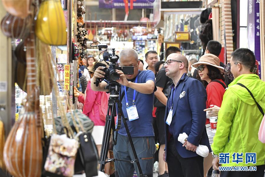 (圖文互動)(4)24國媒體記者探訪新疆 感受社會穩(wěn)定民生改善 認可去極端化成就