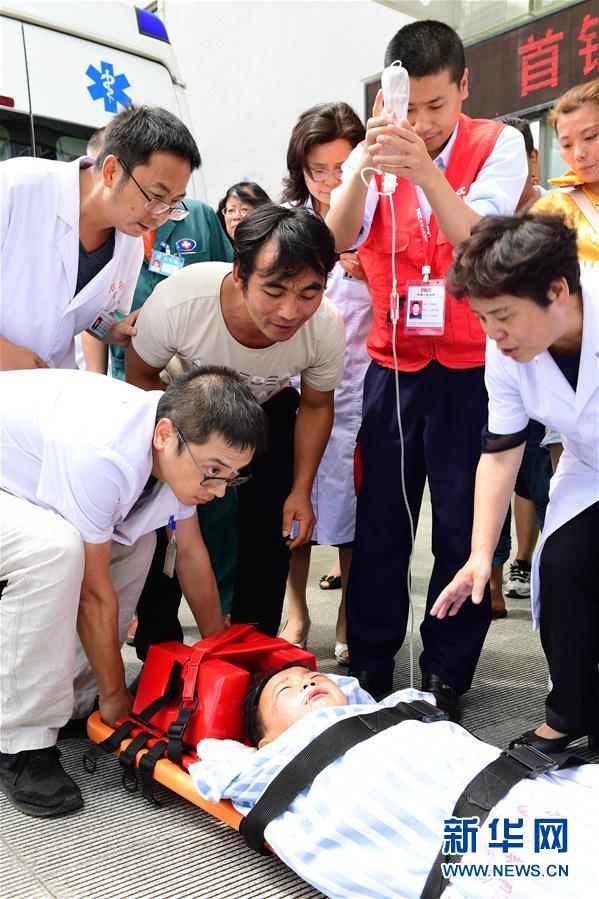 （新華全媒頭條·圖文互動(dòng)）（10）有一絲希望，就盡百倍努力——貴州水城“7·23”特大山體滑坡72小時(shí)救援紀(jì)實(shí)