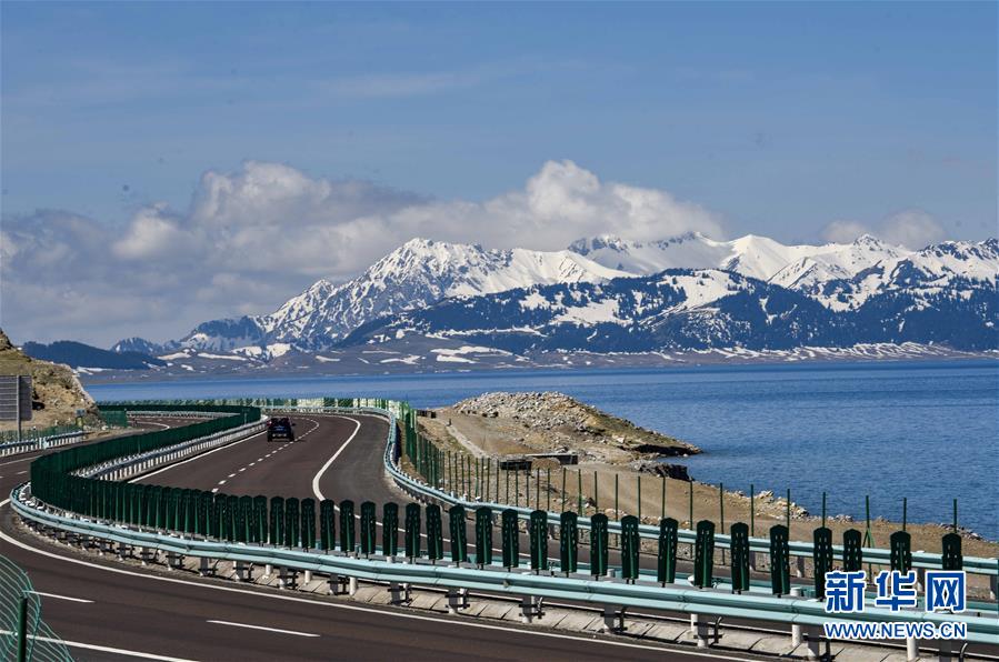 （壯麗70年&middot;奮斗新時代&mdash;&mdash;共和國發展成就巡禮&middot;圖文互動）（3）旭日映天山　邊疆展新顏&mdash;&mdash;新中國成立70年新疆改革發展巡禮