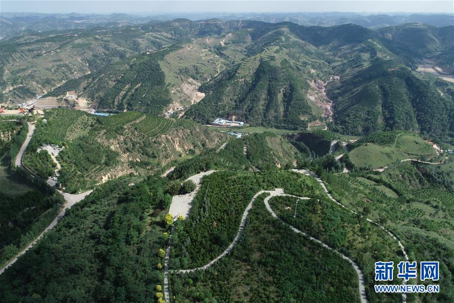 (新華全媒頭條·壯麗70年·奮斗新時代——記者再走長征路·圖文互動)(8)紅星,從這里照耀中國——陜北見證中國革命的歷史轉折