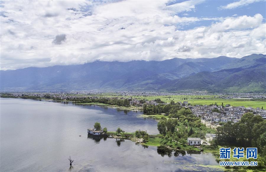 (在習(xí)近平新時代中國特色社會主義思想指引下——新時代新作為新篇章·總書記關(guān)心的百姓身邊事·圖文互動)(2)留住鄉(xiāng)愁 綻放新顏——傳統(tǒng)村落保護(hù)激發(fā)鄉(xiāng)村活力