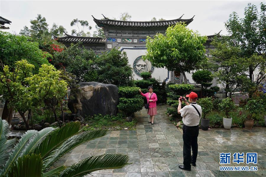 (在習(xí)近平新時代中國特色社會主義思想指引下——新時代新作為新篇章·總書記關(guān)心的百姓身邊事·圖文互動)(6)留住鄉(xiāng)愁 綻放新顏——傳統(tǒng)村落保護(hù)激發(fā)鄉(xiāng)村活力