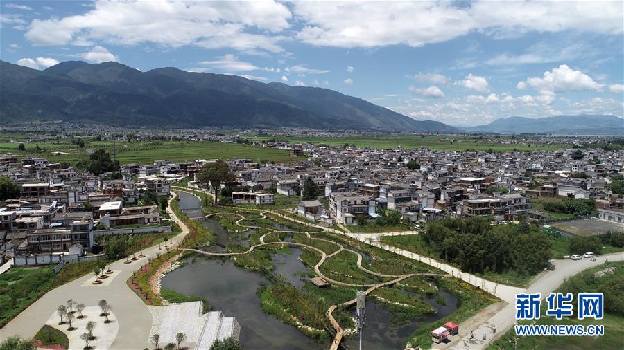 (在習(xí)近平新時代中國特色社會主義思想指引下——新時代新作為新篇章·總書記關(guān)心的百姓身邊事·圖文互動)(7)留住鄉(xiāng)愁 綻放新顏——傳統(tǒng)村落保護(hù)激發(fā)鄉(xiāng)村活力