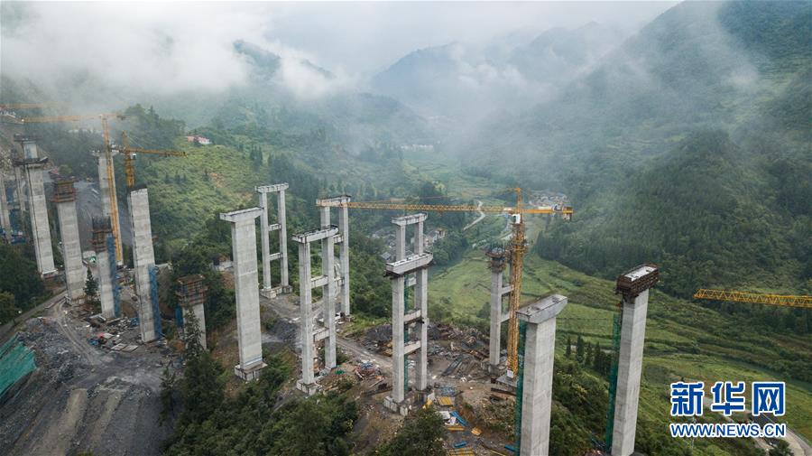 (壯麗70年·奮斗新時(shí)代——共和國發(fā)展成就巡禮)(8)人暢其行、貨暢其流——共和國交通運(yùn)輸業(yè)發(fā)展成就巡禮