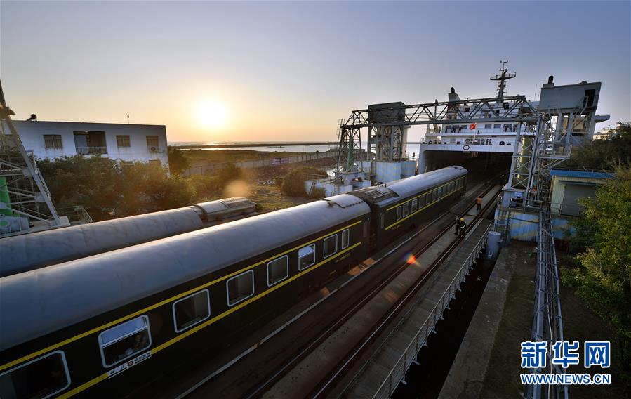 (壯麗70年·奮斗新時(shí)代——共和國發(fā)展成就巡禮)(11)人暢其行、貨暢其流——共和國交通運(yùn)輸業(yè)發(fā)展成就巡禮