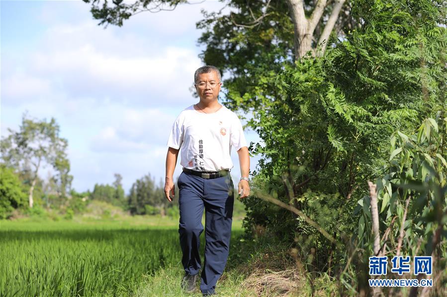 (不忘初心、牢記使命·圖文互動)(3)“上天入地”也要帶領鄉親脫貧——記廣東那毛村駐村第一書記彭彬