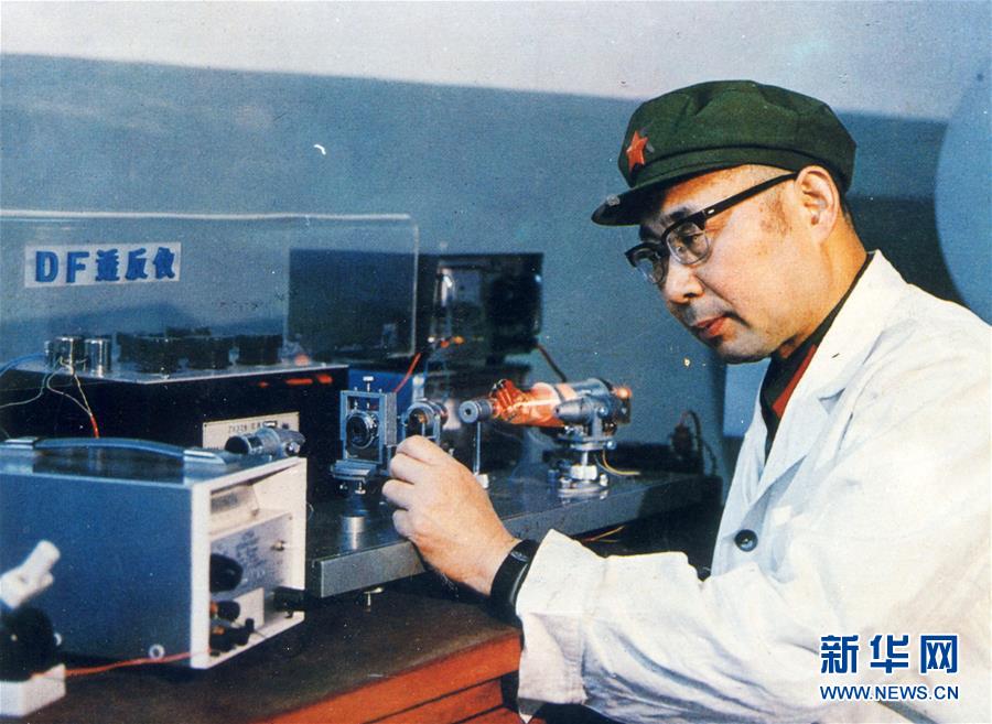 （愛國情 奮斗者·圖文互動）（2）永不停轉(zhuǎn)的“陀螺”——追記中國工程院院士、國防科技大學教授高伯龍