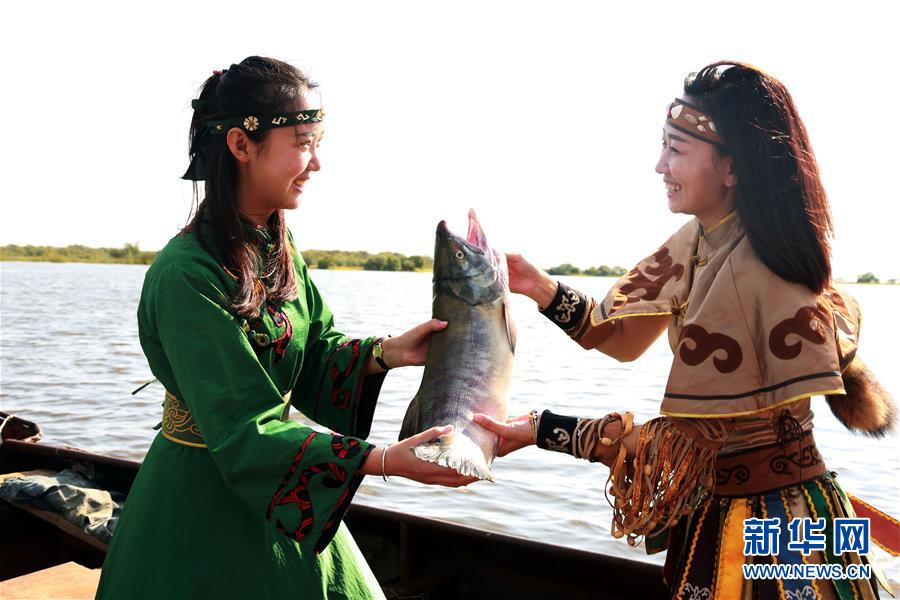 (新華全媒頭條·圖文互動)(9)讓各民族手足相親守望相助——以習近平同志為核心的黨中央關心少數民族和民族工作紀實