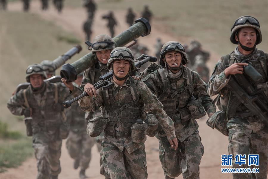 (新華全媒頭條·圖文互動)(13)沿著中國特色強(qiáng)軍之路闊步前進(jìn)——黨中央、中央軍委領(lǐng)導(dǎo)推進(jìn)國防和軍隊建設(shè)70年紀(jì)實