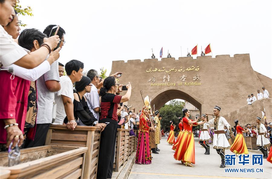 (決戰決勝扶貧攻堅·圖文互動)(6)凝心聚力奔小康——新疆南疆四地州脫貧攻堅成就綜述