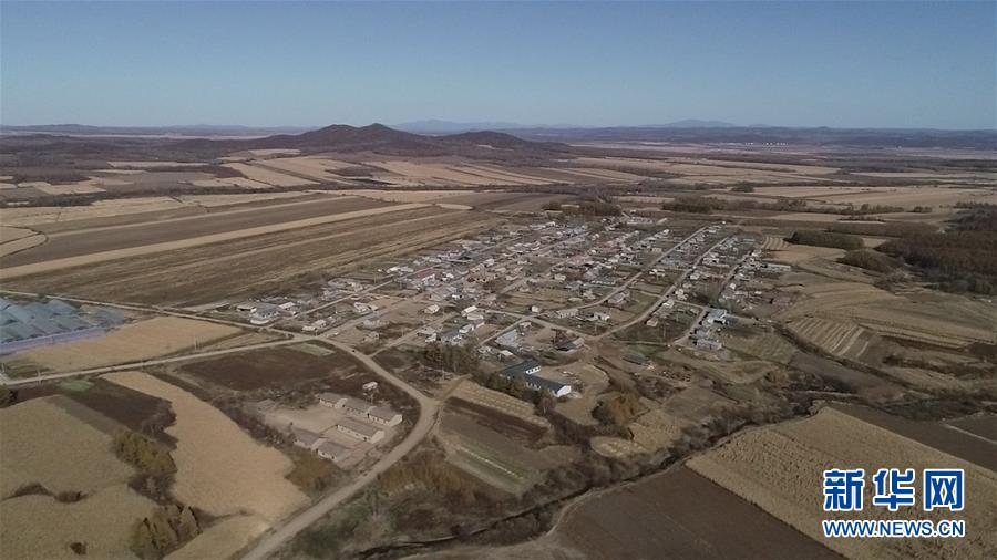 (在習(xí)近平新時(shí)代中國(guó)特色社會(huì)主義思想指引下——新時(shí)代新作為新篇章·總書記關(guān)心的百姓身邊事·圖文互動(dòng))(1)一個(gè)貧困山村的振興新動(dòng)能——小故事里的大情懷之五