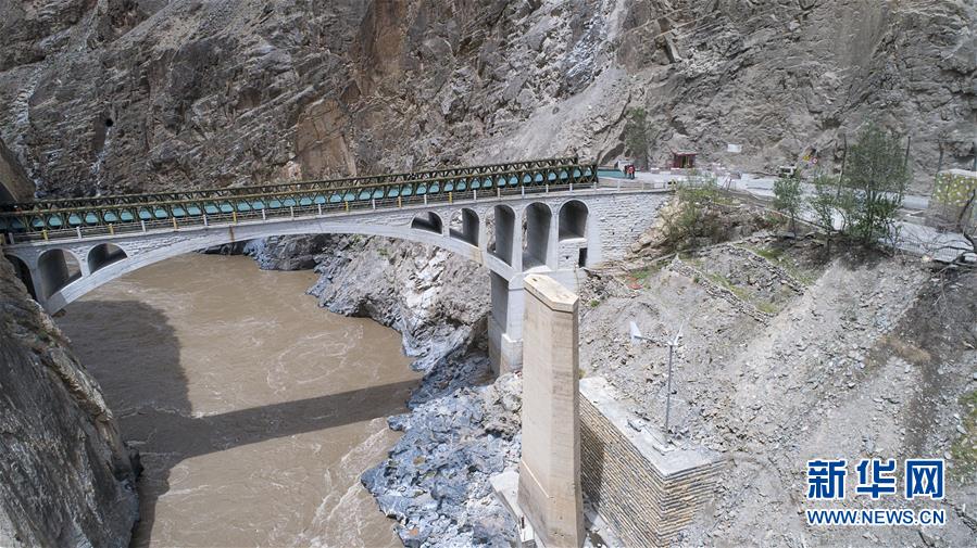 (新華全媒頭條·圖文互動)(1)沒有終結(jié)的尋找——追尋川藏公路上的一位無名烈士