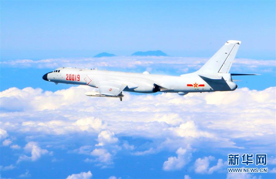 (人民空軍70年·圖文互動(dòng))(8)我愛(ài)祖國(guó)的藍(lán)天——空軍強(qiáng)軍主題紀(jì)念封8張“同框照”背后的故事