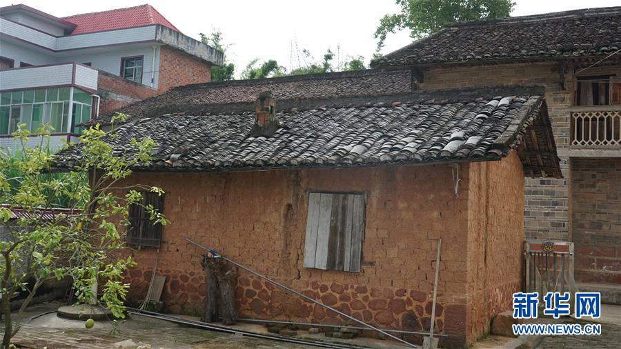 （新華全媒頭條·圖文互動）（2）守望80年的土房 永恒不變的初心——贛南蘇區曹承鳳家“三棟房”記事