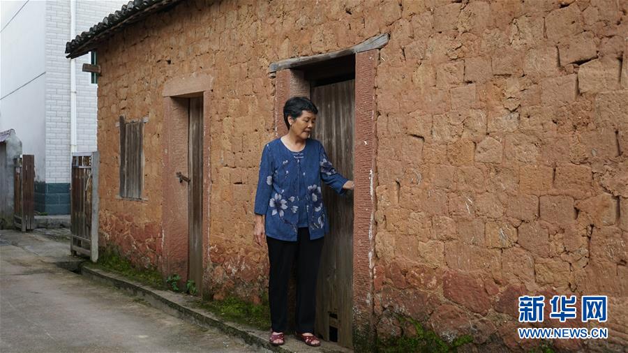 （新華全媒頭條·圖文互動）（4）守望80年的土房 永恒不變的初心——贛南蘇區曹承鳳家“三棟房”記事