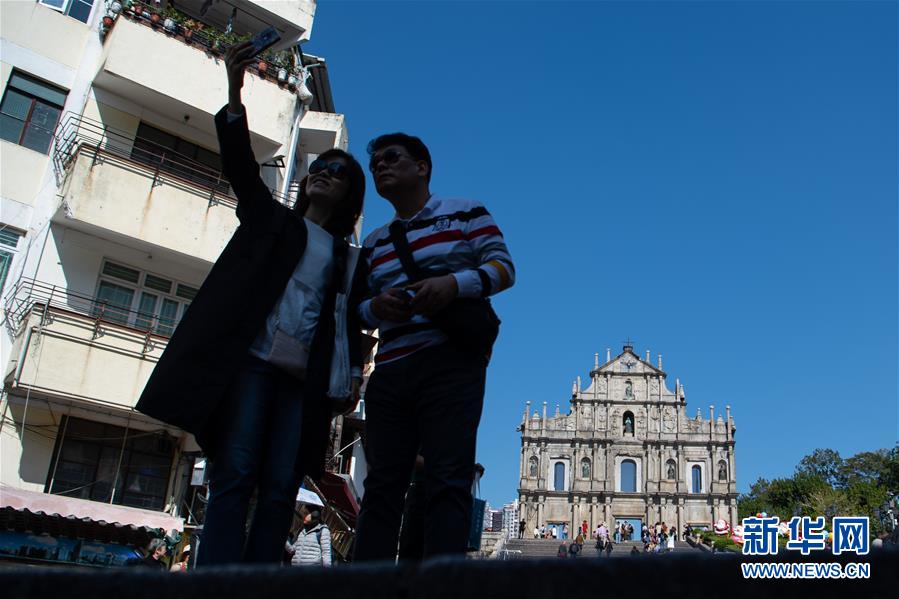 (澳門回歸20周年·新華全媒頭條·圖文互動)(6)回歸20年,南海明珠綻放璀璨光芒——澳門特色“一國兩制”成功實踐紀(jì)實