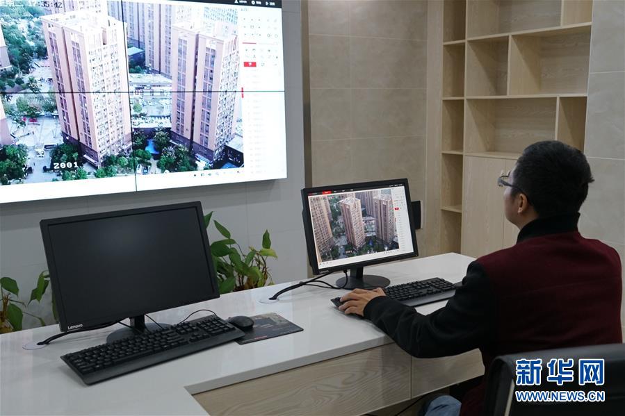 (在習(xí)近平新時(shí)代中國(guó)特色社會(huì)主義思想指引下——新時(shí)代新作為新篇章·總書(shū)記關(guān)切高質(zhì)量發(fā)展·圖文互動(dòng))(3)同一片家園,同一個(gè)夢(mèng)想——棚改區(qū)里的民生新事