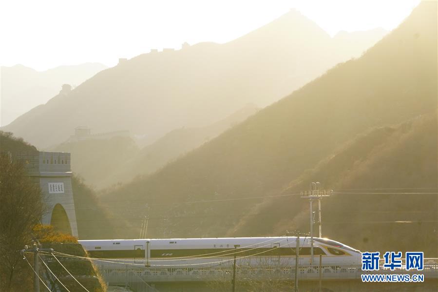 (新華全媒頭條·圖文互動)(3)勇立潮頭御風行——以習近平同志為核心的黨中央2019年治國理政評述