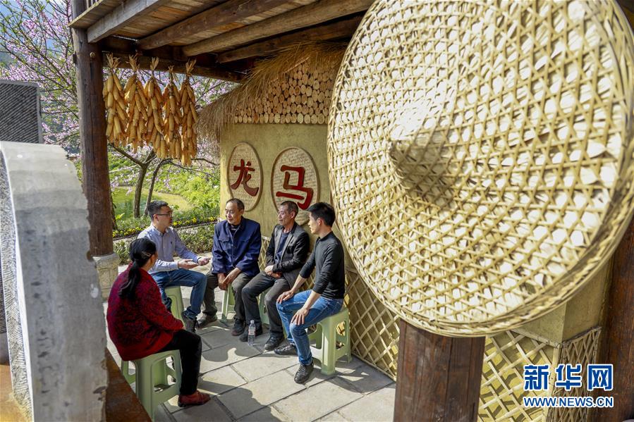 （新華全媒頭條&middot;圖文互動）（2）為基層松綁減負　促干部擔(dān)當(dāng)作為&mdash;&mdash;以習(xí)近平同志為核心的黨中央推進&ldquo;基層減負年&rdquo;工作綜述