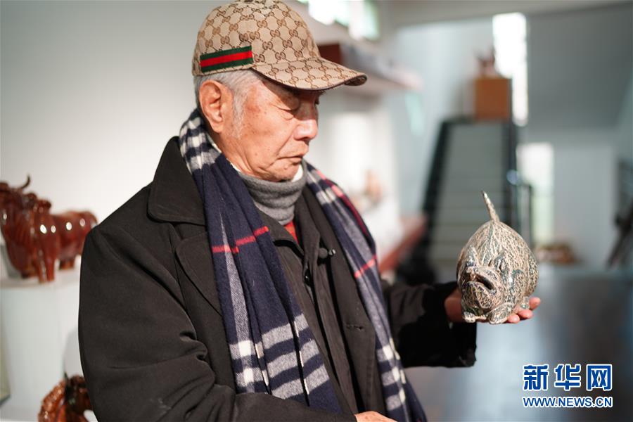 （新春走基層·圖文互動）（4）瓷鼠鬧新春