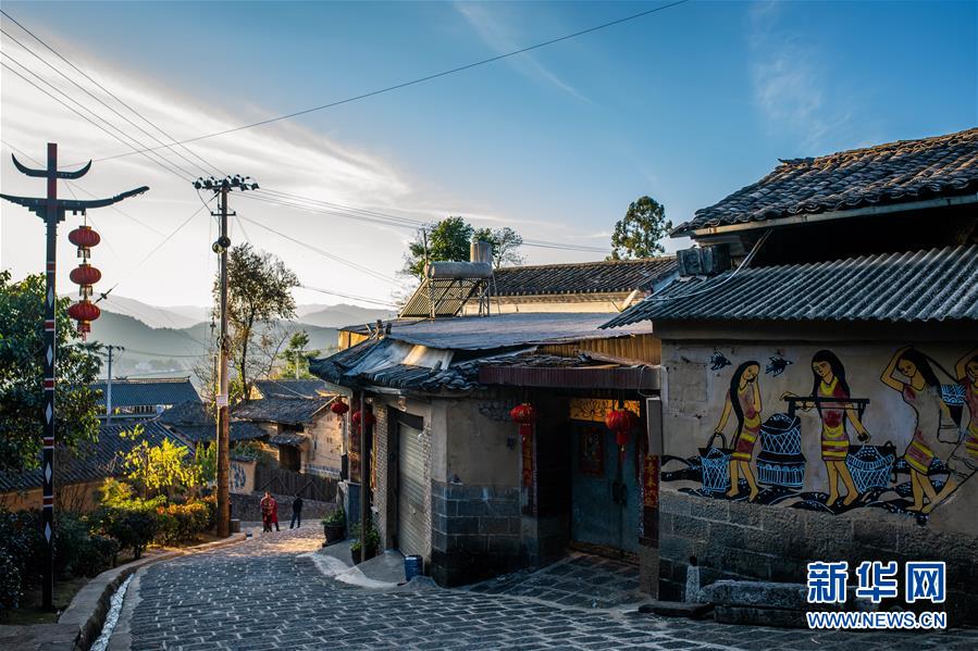 (圖文互動(dòng))(1)跨越發(fā)展起宏圖 信心滿懷著華章——習(xí)近平總書記考察云南回訪記