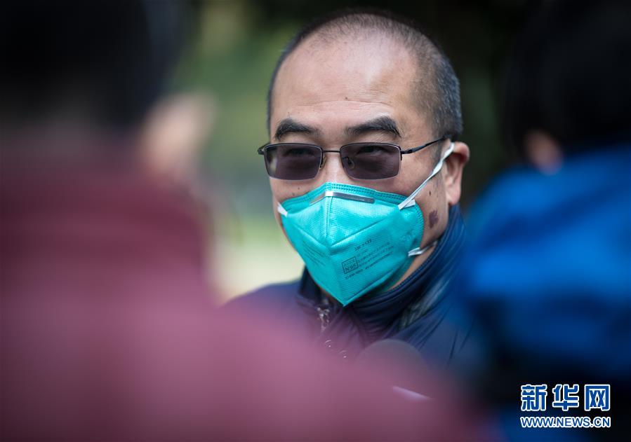 (新華全媒頭條·聚焦疫情防控·圖文互動)(7)拼漸凍生命 與疫魔競速——記疫情“風暴眼”中武漢金銀潭醫院院長張定宇