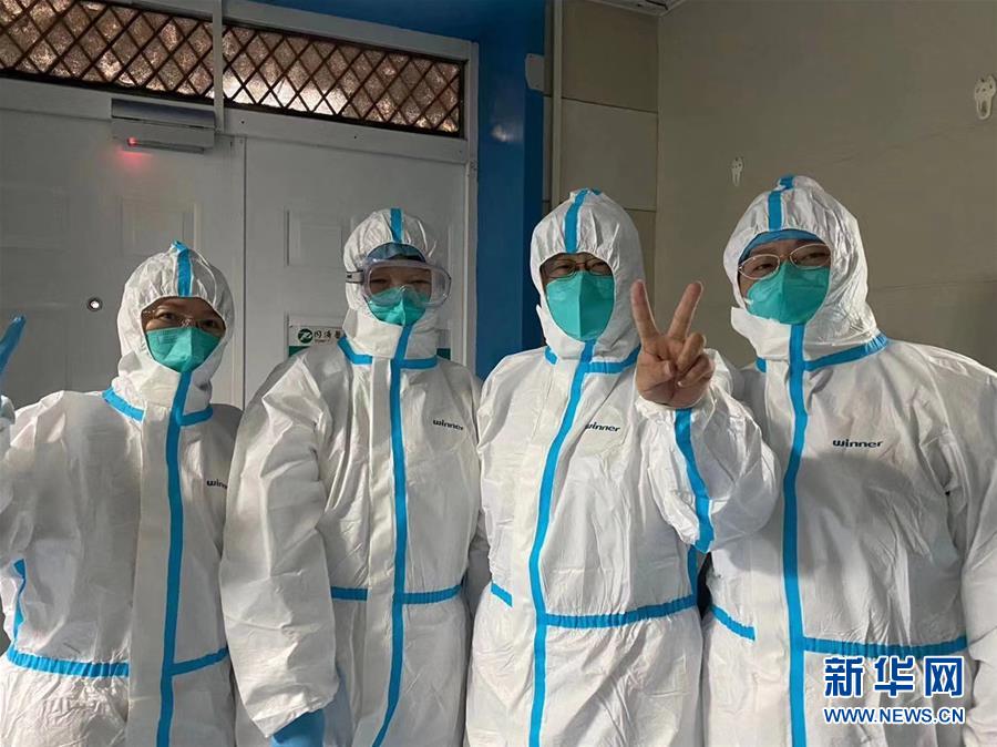 (新華全媒頭條·圖文互動)(3)凡人亦英雄——連線一線醫(yī)護人員