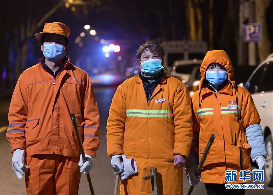 (新華全媒頭條)(11)非常“10+1”——武漢春節(jié)假期延長第一天掃描