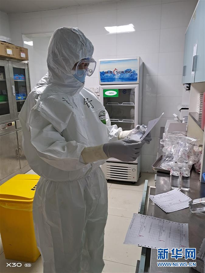 （新華全媒頭條&middot;圖文互動）（7）戰紅區！&mdash;&mdash;發生在武漢抗疫隔離病房內的故事