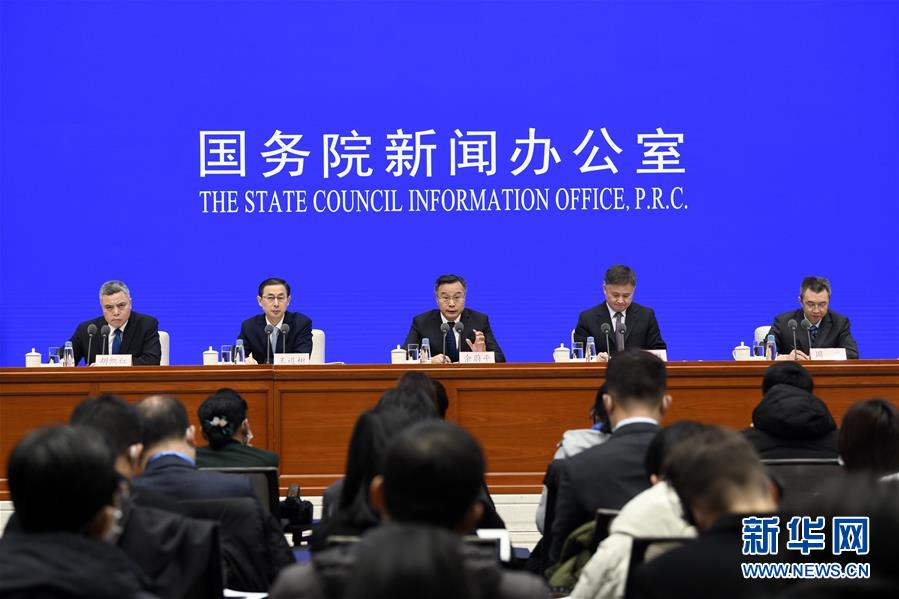 (新華全媒頭條·圖文互動) (8)做好疫情防護 統籌抓好改革發展穩定各項工作——堅決打贏疫情防控阻擊戰系列述評之四