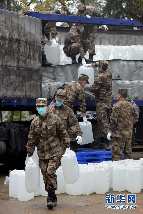 （聚焦疫情防控&middot;圖文互動）（2）邯鄲市愛國擁軍聯(lián)合會為武漢火神山醫(yī)院捐贈百噸醫(yī)用消毒原液