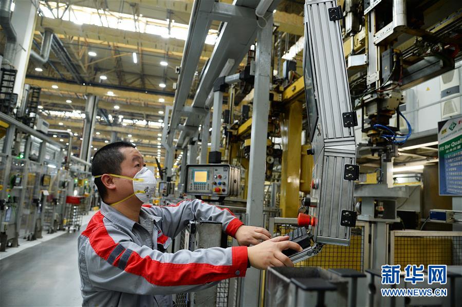 #(來自經(jīng)濟前沿的故事·企業(yè)復(fù)工復(fù)產(chǎn)·圖文互動)(1)“陽光總在風(fēng)雨后”——制造業(yè)大省江蘇開啟有序復(fù)工