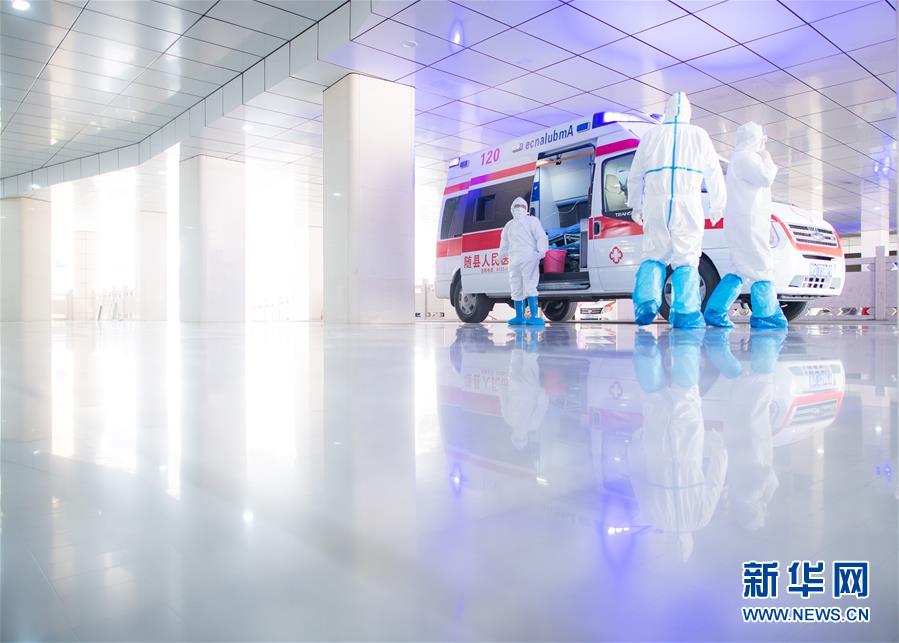 (新華全媒頭條·圖文互動)(5)火線上的中流砥柱——獻給奮戰(zhàn)在抗疫一線的醫(yī)務工作者