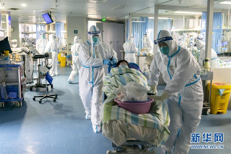 (新華全媒頭條·圖文互動)(16)火線上的中流砥柱——獻給奮戰(zhàn)在抗疫一線的醫(yī)務工作者