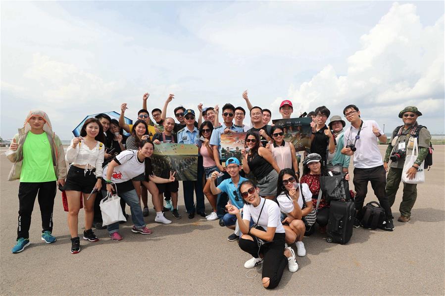 (聚焦疫情防控·圖文互動(dòng))(2)運(yùn)-20“硬核機(jī)票”為啥走紅走心? ——探尋空軍的戰(zhàn)“疫”故事