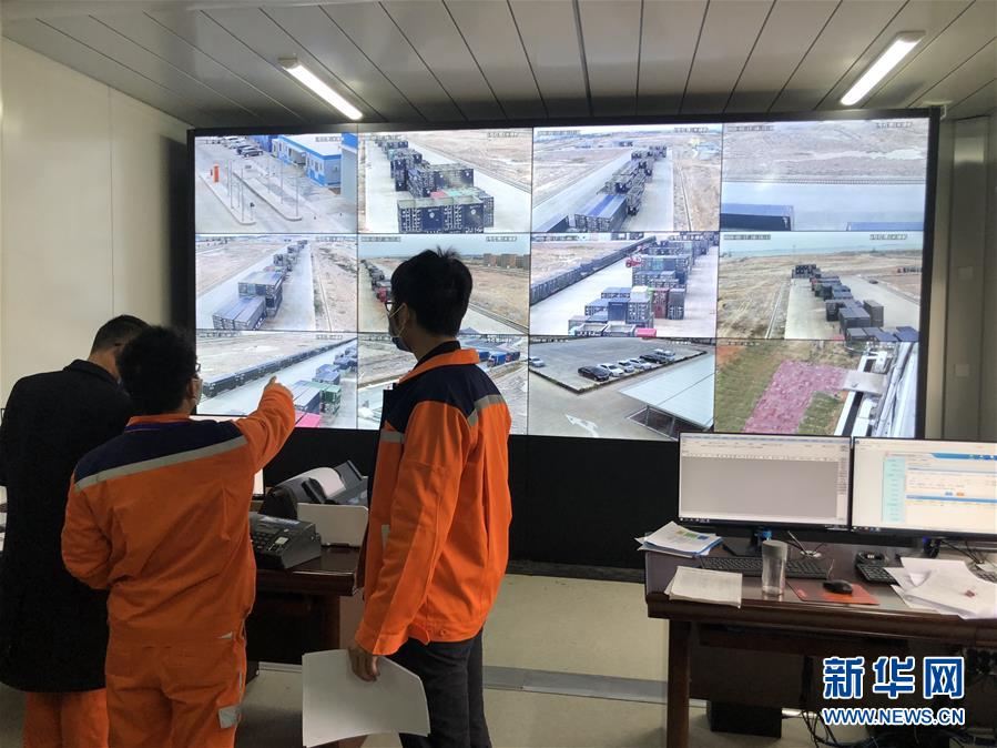 (圖文互動)(2)抓好防疫保暢,還管司機吃飯——廣西欽州保稅港區服務企業復工見聞