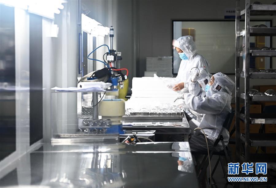 (來自經濟前沿的故事·企業(yè)復工復產·圖文互動)(5)“危機中發(fā)現(xiàn)新商機”——中國科技制造企業(yè)復工復產觀察