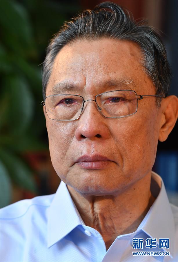 (新華全媒頭條·圖文互動)(15)滄海橫流 英雄本色——致敬抗疫一線的勇士們