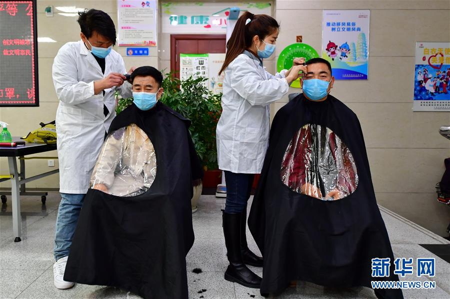 (在習近平新時代中國特色社會主義思想指引下——新時代新作為新篇章·習近平總書記關切事·圖文互動)(3)戰“疫”中的“凡人微光”