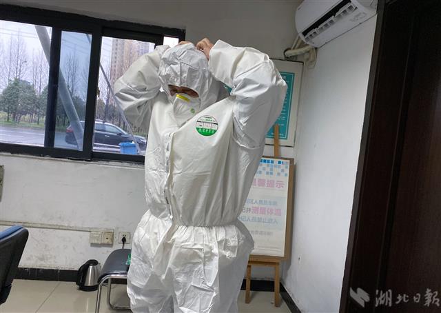 2082844_(新媒體組圖附視頻)應(yīng)急車(chē)隊(duì)司_12.jpg 2082844_(新媒體組圖附視頻)應(yīng)急車(chē)隊(duì)司_12.jpg