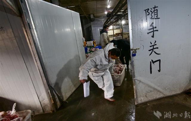 2082846_(新媒體組圖附視頻)應(yīng)急車(chē)隊(duì)司_11.jpg 2082846_(新媒體組圖附視頻)應(yīng)急車(chē)隊(duì)司_11.jpg