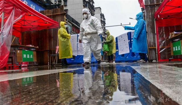 2082853_(新媒體組圖附視頻)應(yīng)急車(chē)隊(duì)司_4.jpg 2082853_(新媒體組圖附視頻)應(yīng)急車(chē)隊(duì)司_4.jpg