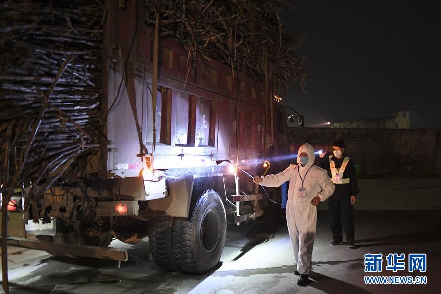 （圖文互動(dòng)）（7）“早一天復(fù)工，損失就少一點(diǎn)”——廣西以精準(zhǔn)防控推動(dòng)復(fù)工復(fù)產(chǎn)一線見聞