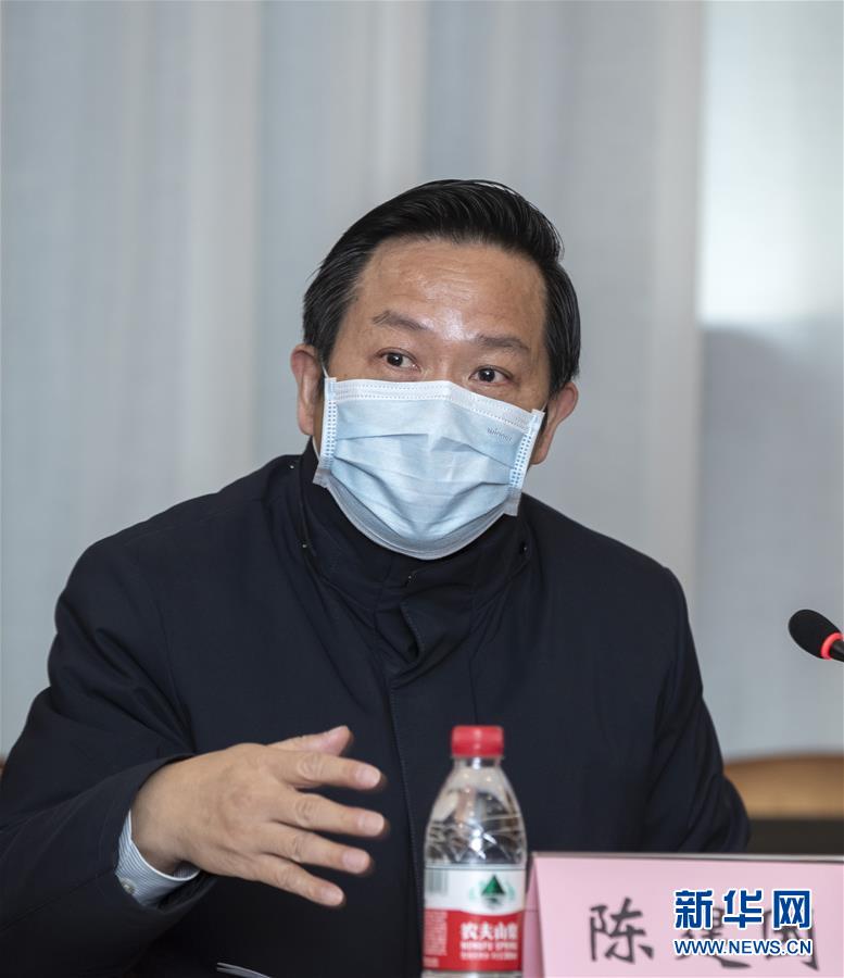 (聚焦疫情防控·圖文互動)(2)急防控所急,沖鋒勇向前——華中科技大學以科研攻關推動疫情防控救治觀察